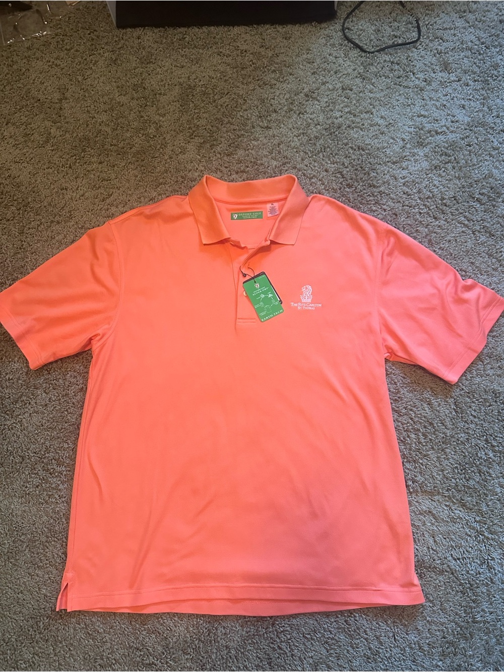 Ritz Carlton St Thomas Oxford Golf Polo XL Coral NWT Earth Tech